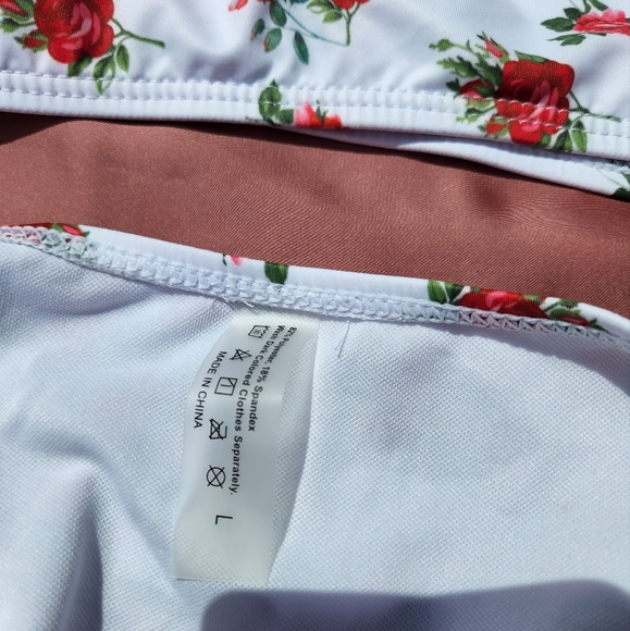 White Floral Bikini - Large - Picture 5 of 5